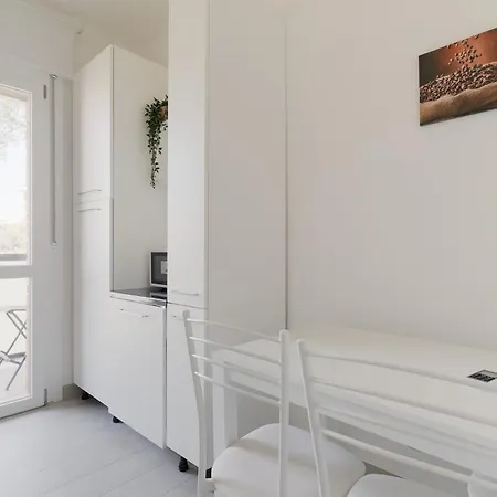 Appartamento Guesthost - Piazza Tripoli Bright *